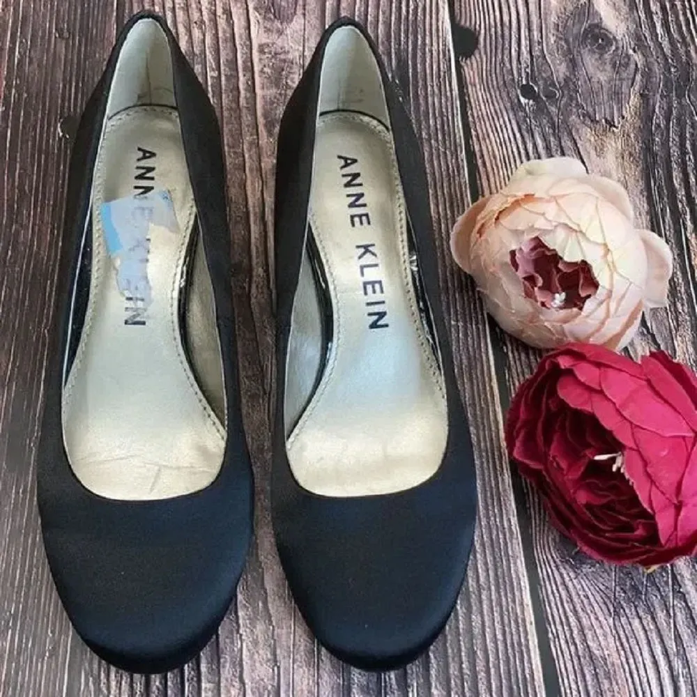 Anne Klein Black Haedyn Block-Heel Pumps 8M