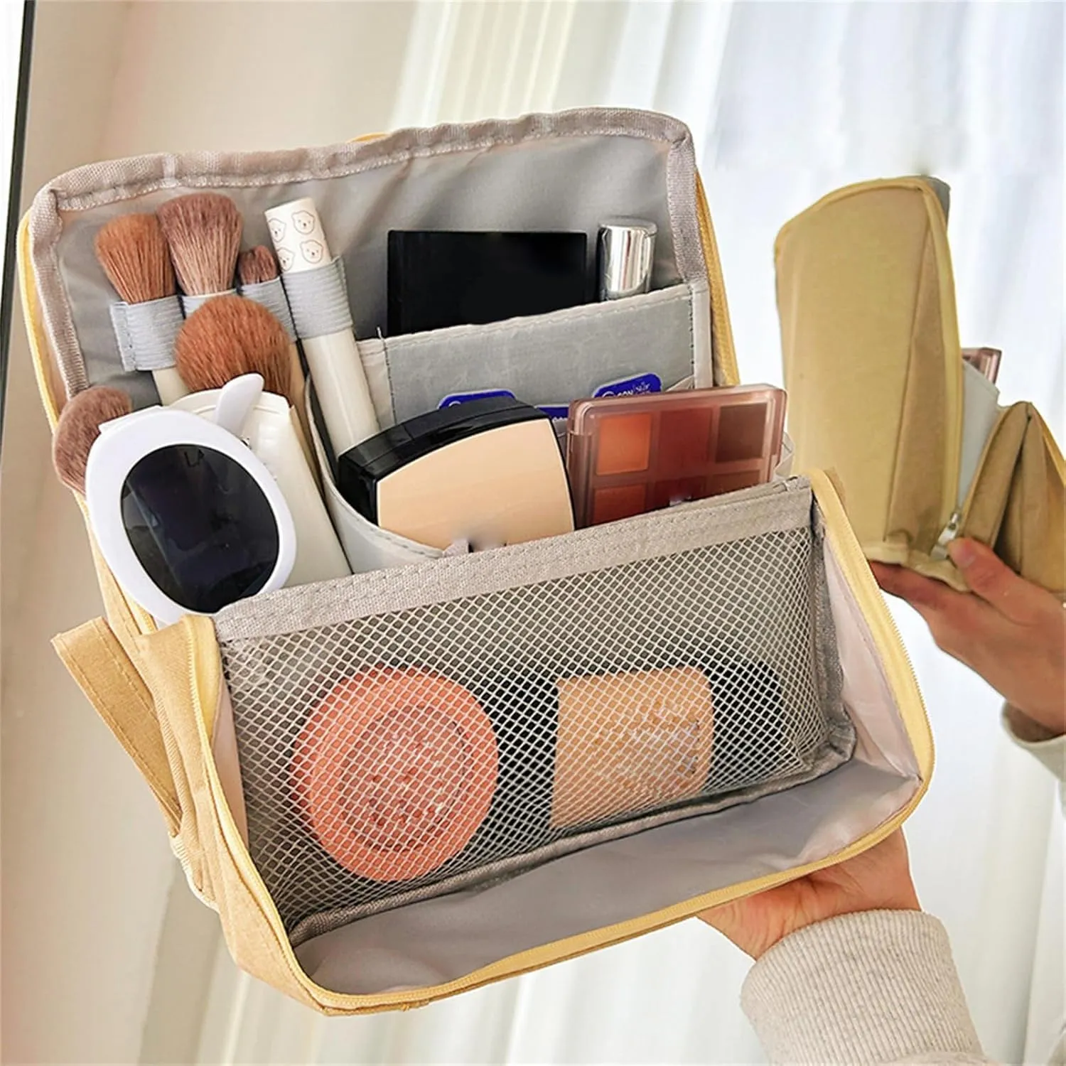 Doresty Makeup Bag, Standing Makeup Bag, Portable Large Capacity, Stand Up Make Up Bag with Mirror, Waterproof Oxford Cloth Cosmetic Organizer with Compartments, for Women & Girls (Purple)