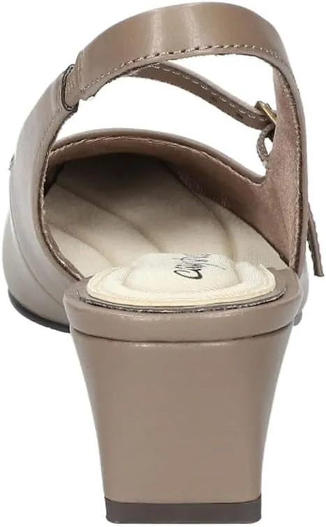 Easy Street Women's Cameo Pump
