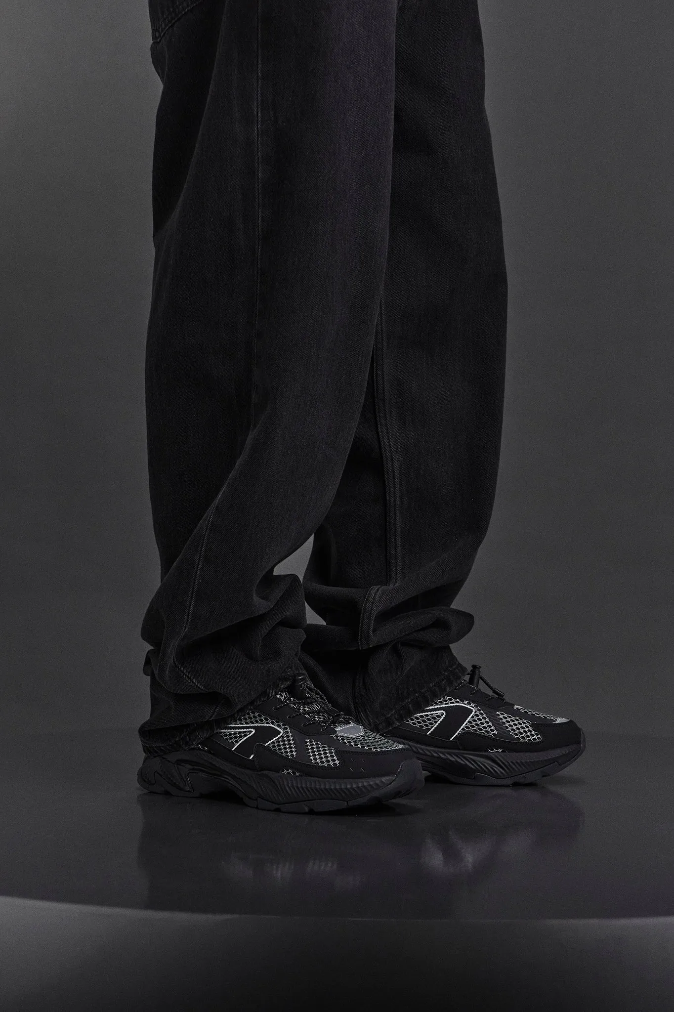 Forma Runner | Black | Women