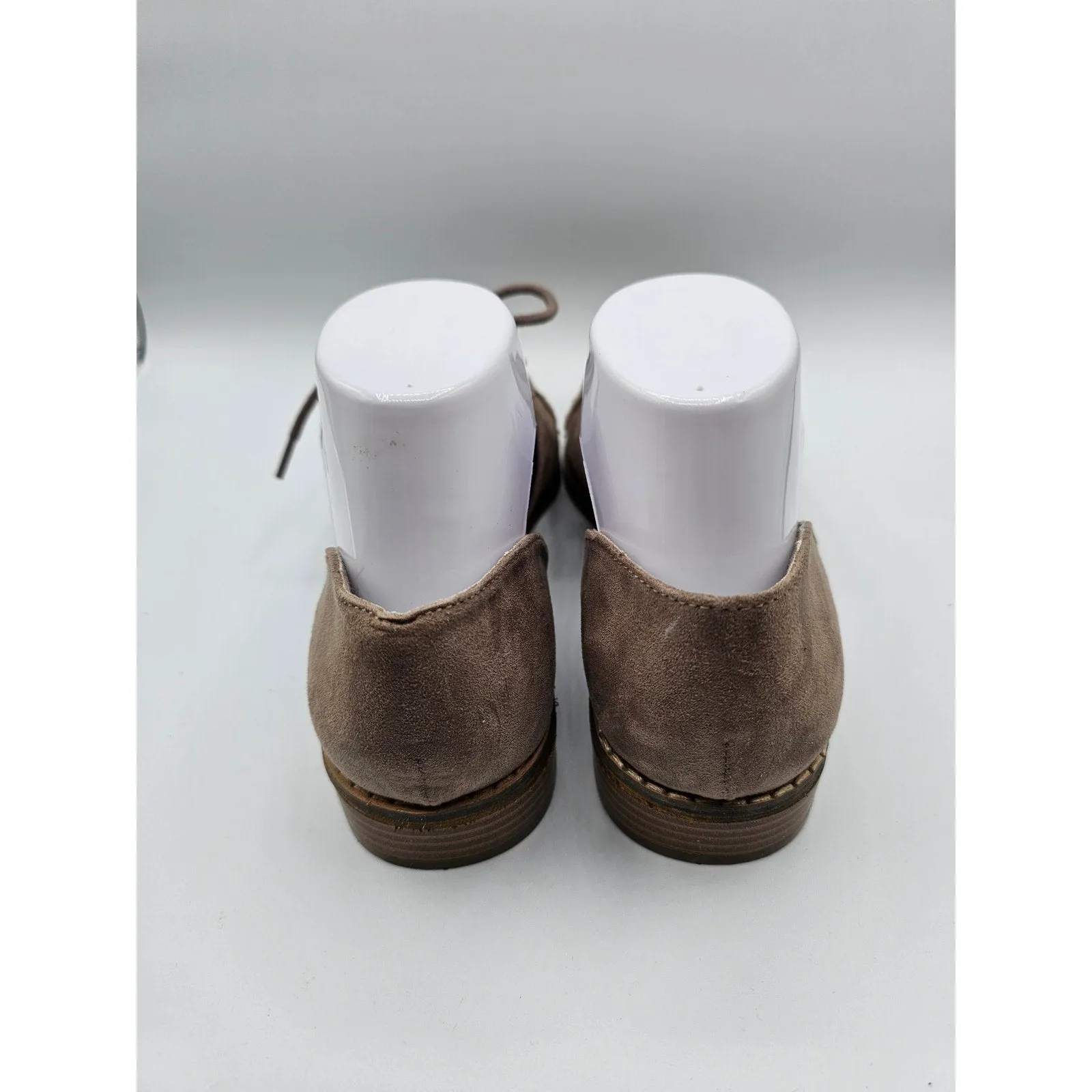 Indigo Rd Womens Sz 8 1/2 Faux Leather Slip On Oxford Shoes Taupe Brown