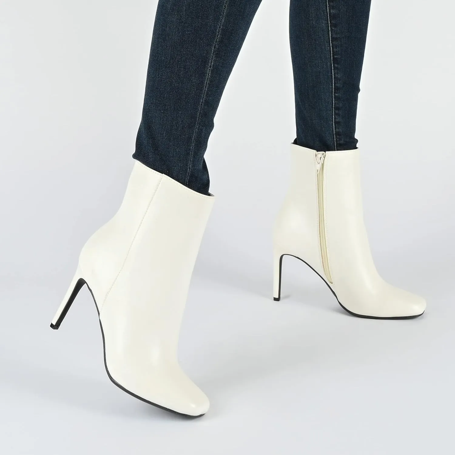 Journee Women's Comfort Foam Silvy Booties