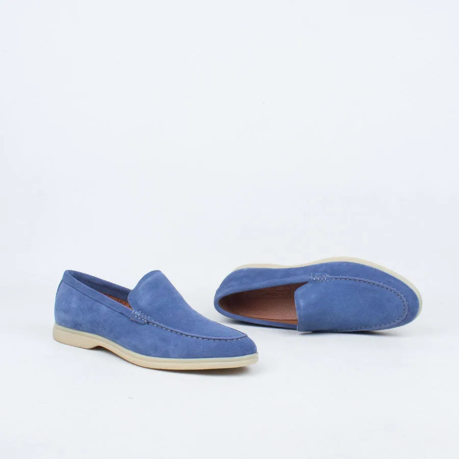 Lezly Slip On