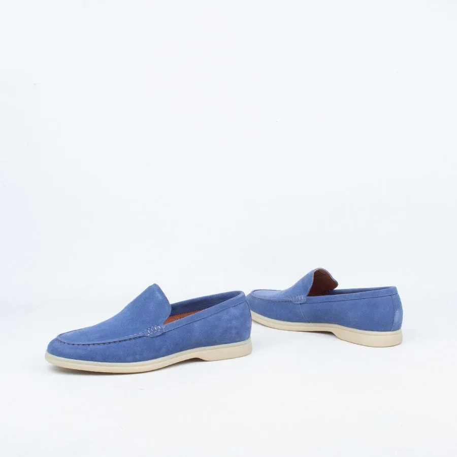 Lezly Slip On