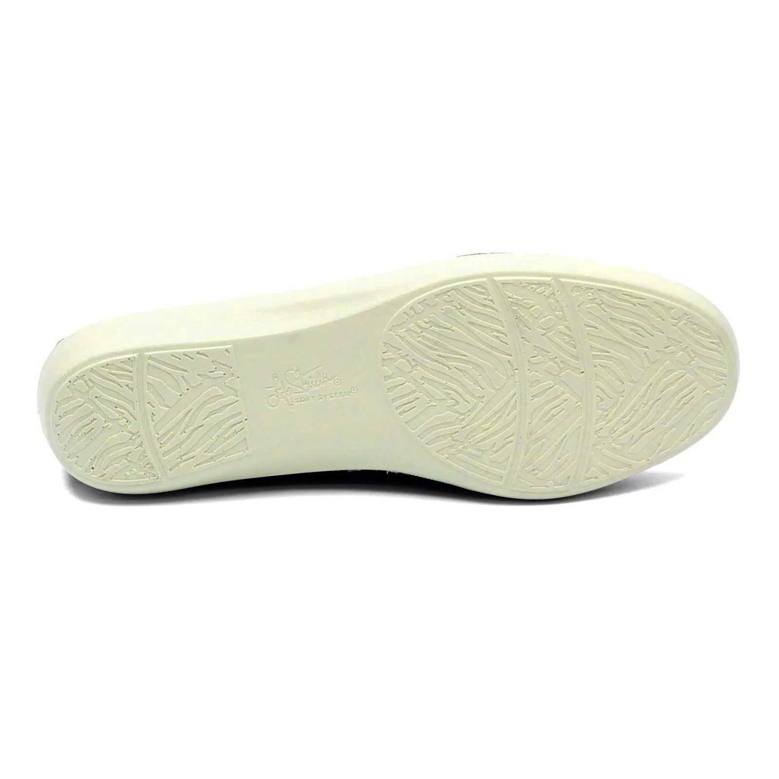 LifeStride Women's Next Level Slip-On Sneaker, Cream, 9.5