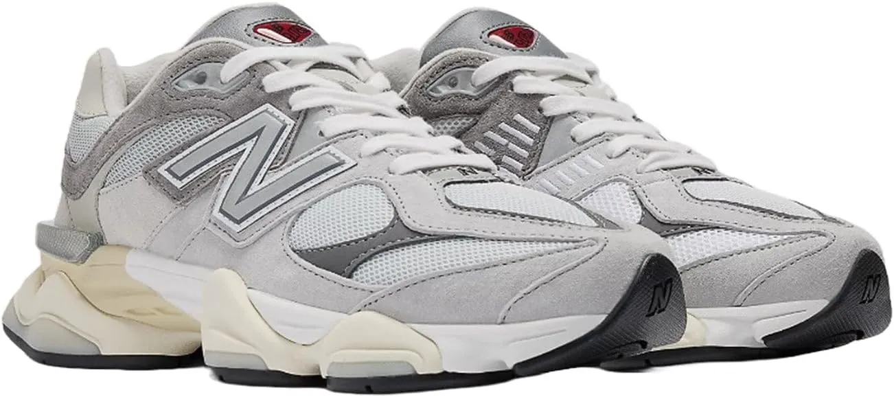 New Balance Women's 574 V2 Essential Sneaker