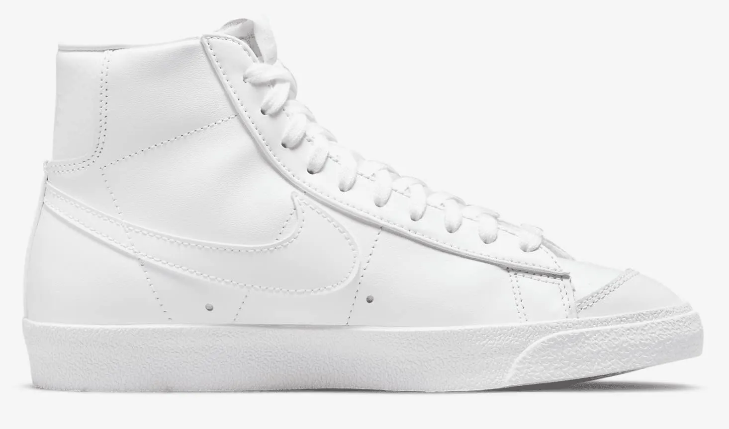 Nike Women's Sneaker, Medium