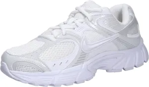 Nike Women's V5 Runner Sneaker