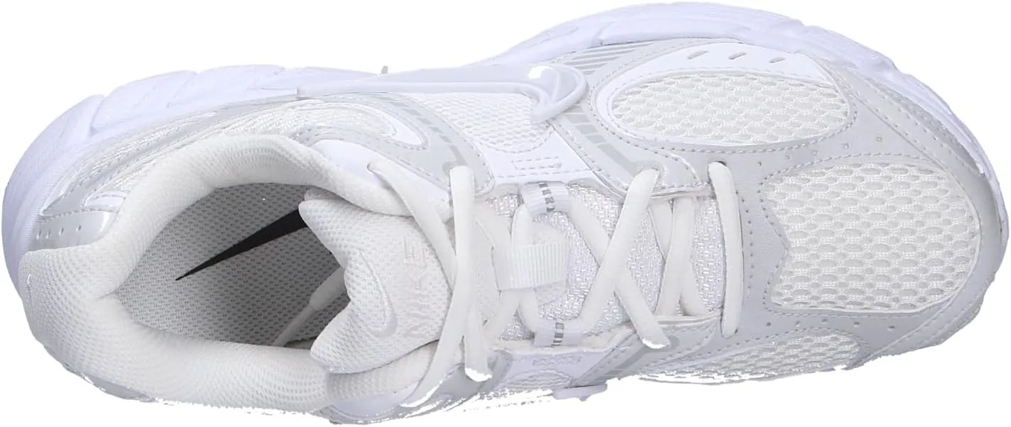 Nike Women's V5 Runner Sneaker