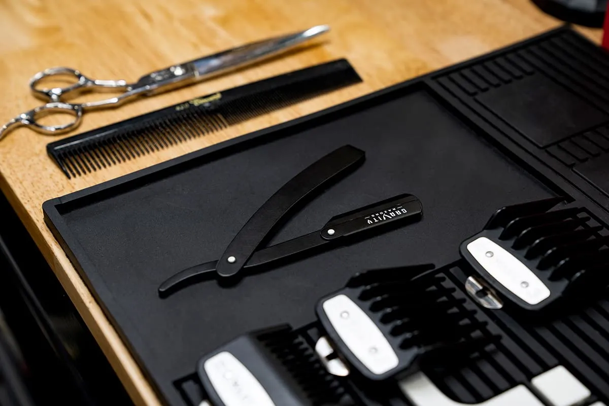 Professional Straight Razor - Minimal Exposure Straight Razor Kit with 10 Gravity Premium Blades, .5mm Exposed (Nightcrawler)