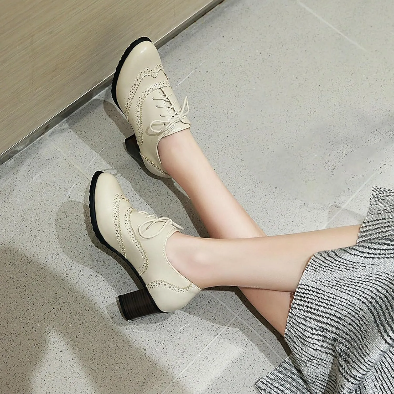 Uniquelly Women's Lace up Oxfords Vintage Brogues Shoes Round Toe Stacked Heel Wingtip Oxford Shoes Chunky Block Heels Retro Saddle Shoes Pumps