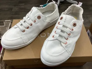 Vionic Pismo Canvas Sneaker