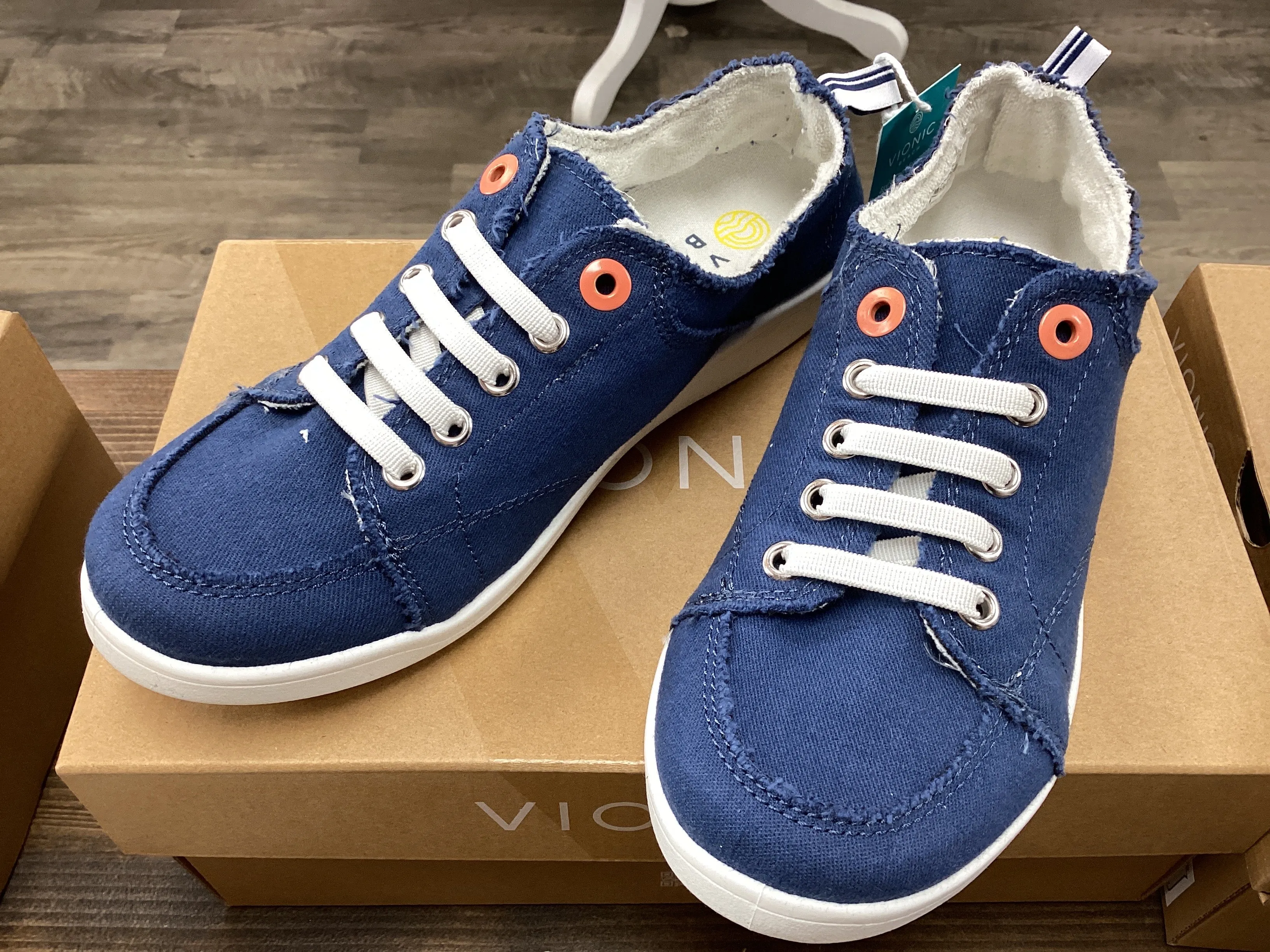 Vionic Pismo Canvas Sneaker