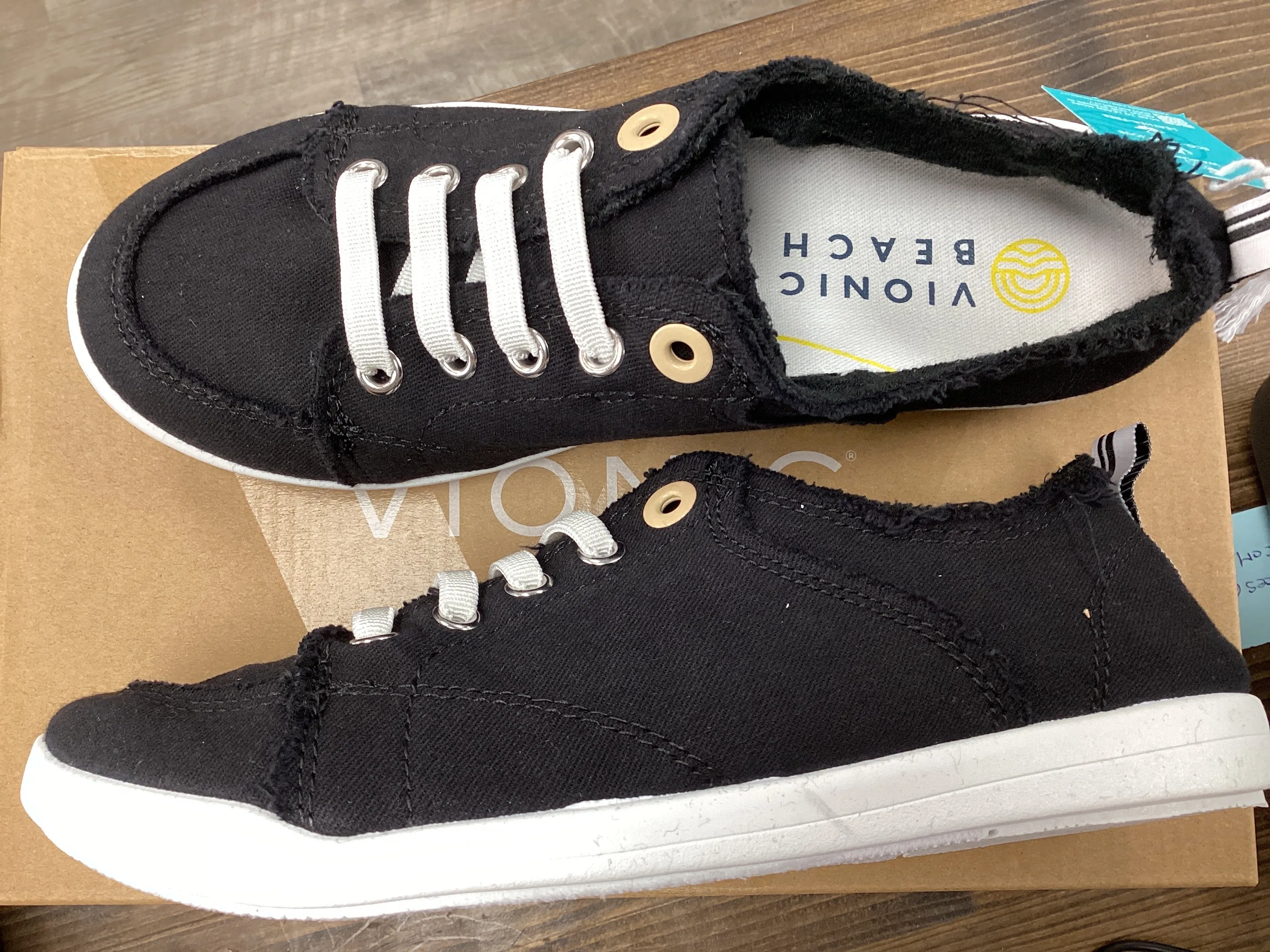Vionic Pismo Canvas Sneaker