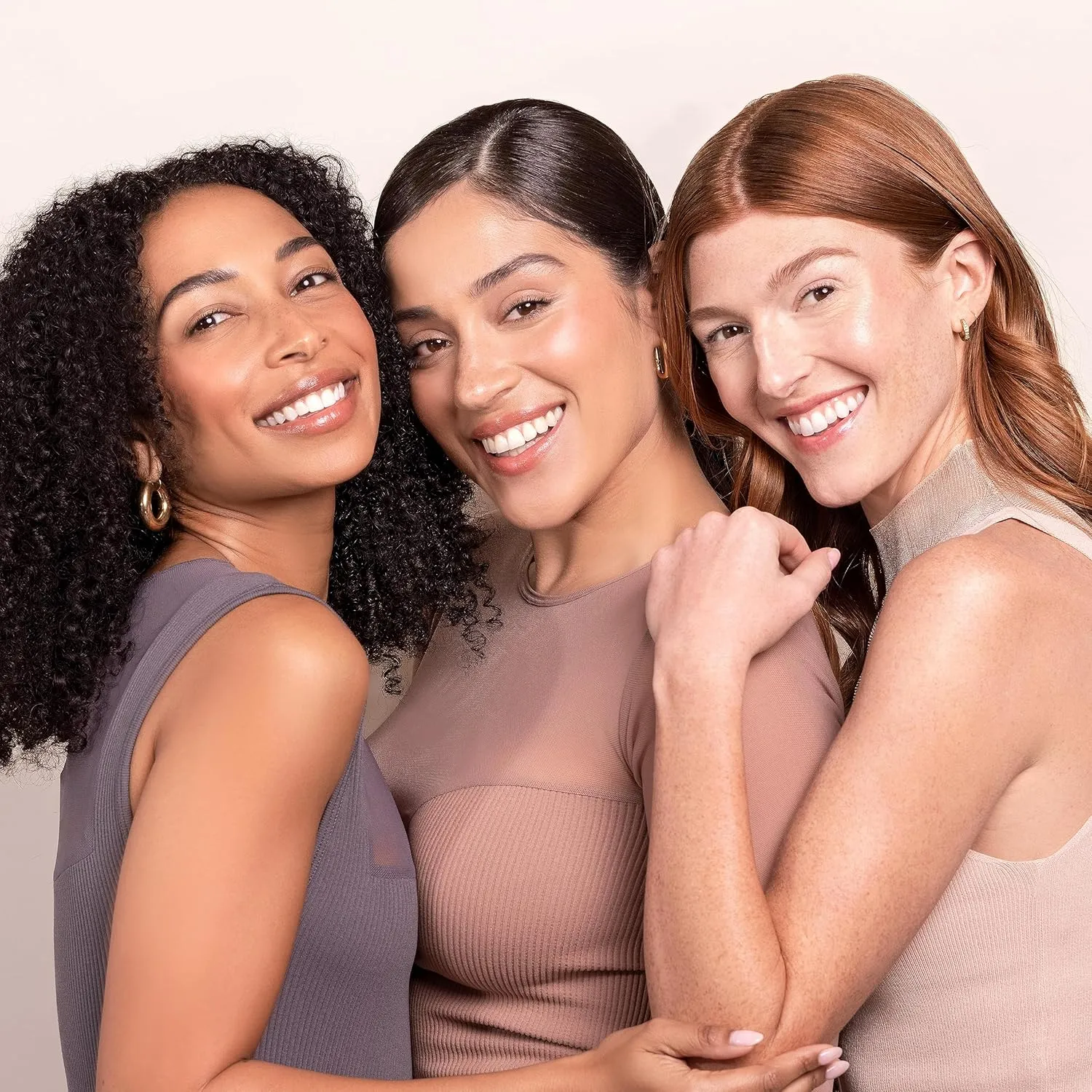 Wander Beauty Nude Illusion Liquid Foundation - Fair - Medium to Full Coverage Foundation - Natural Makeup with Vitamin E & Macadamia - Nude Skin Finish Blurs & Conceals - Travel-Friendly - 1.01 fl oz