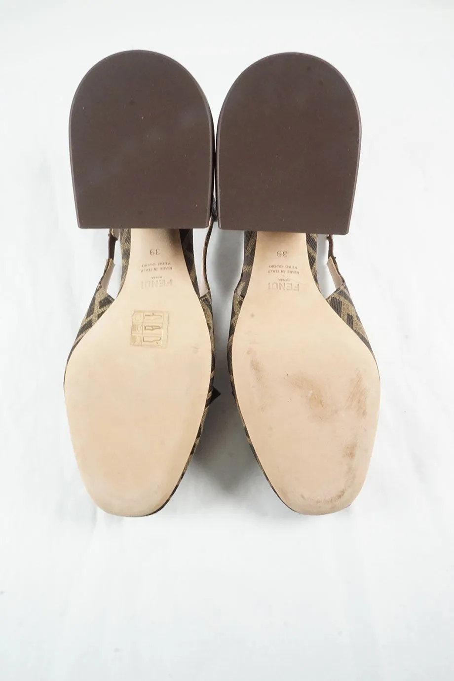 [WS5603] Fendi | Mid Heel Pump