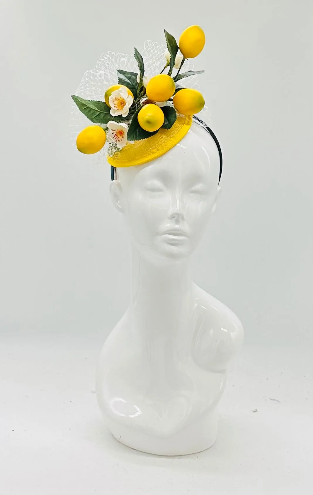 Yellow lemon Derby Fascinator, Kentucky Derby Hat Alternative, Kentucky derby hat (GOLD LINE)